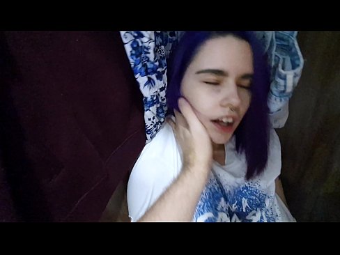 ❤️ Хоҳарамро дар ҷевон ёфт ва ба ӯ кӯмак кард ❤️ Синси босифат дар tg.com-porn-zog.ru